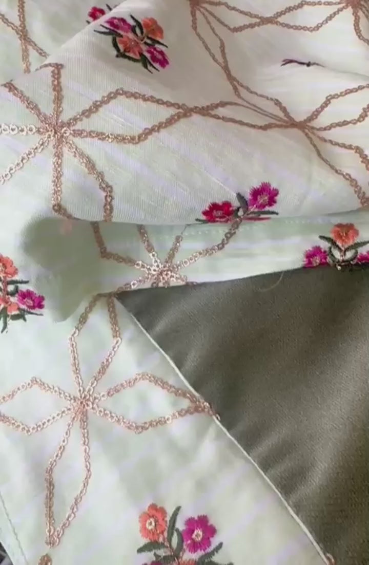 Floral Lattice embroidery prayer set